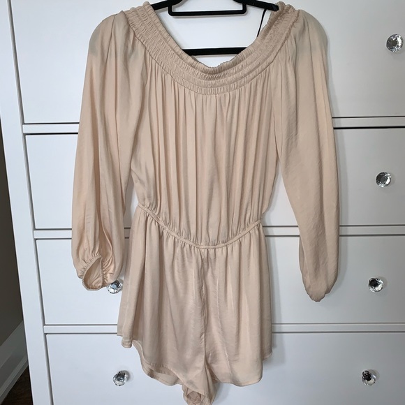 Off the shoulders, long sleeve romper - Picture 1 of 3